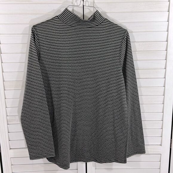 Chico's Zenergy Top Size 1 (8) Mock Neck Long Sleeve - Picture 15 of 16